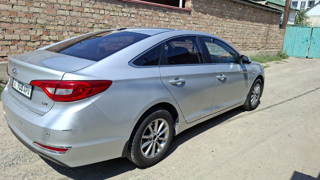 Hyundai Sonata: 2016 г., 2 л, Автомат, Газ, Седан: фото 8