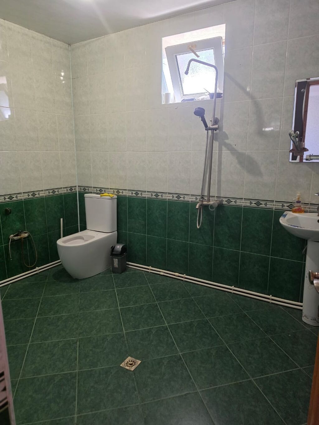 Mehtiabad qəsəbəsi digah yolun ustundə 4 otaqli 2 samuzer evin icində