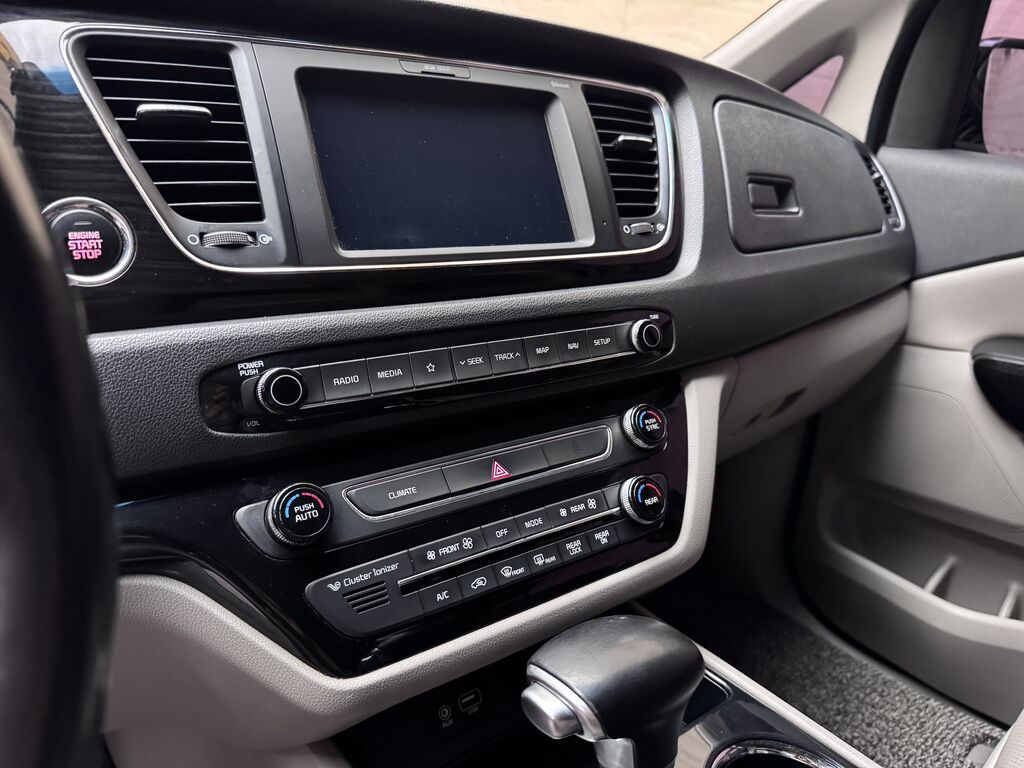 Kia Carnival: 2018 г., 2.2 л, Автомат, Дизель, Минивэн: фото 8