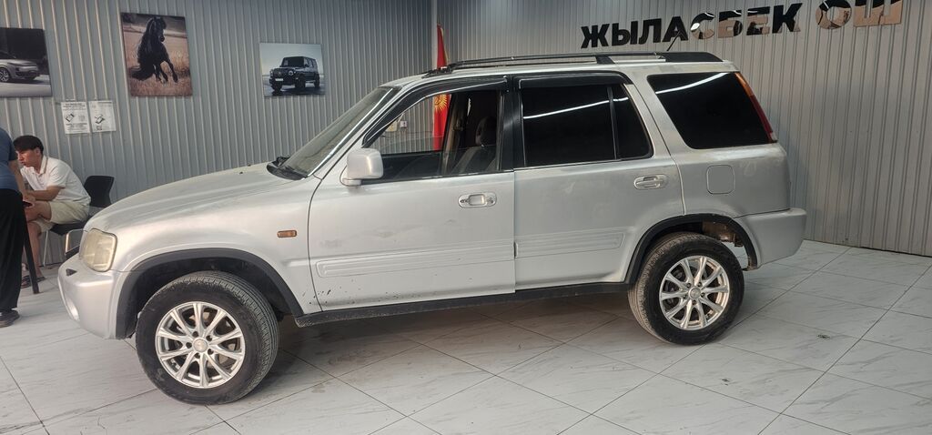 Honda CR-V: 2001 г., 2 л, Механика, Бензин, Кроссовер: фото 3