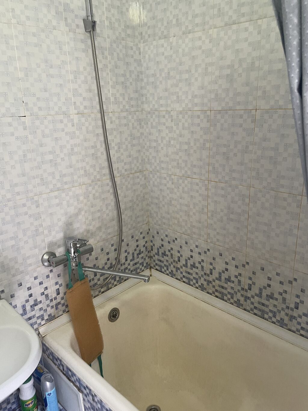 1 комната, 35 м², 8 мкр Индивидуалка, 5 этаж, Старый ремонт: фото 5
