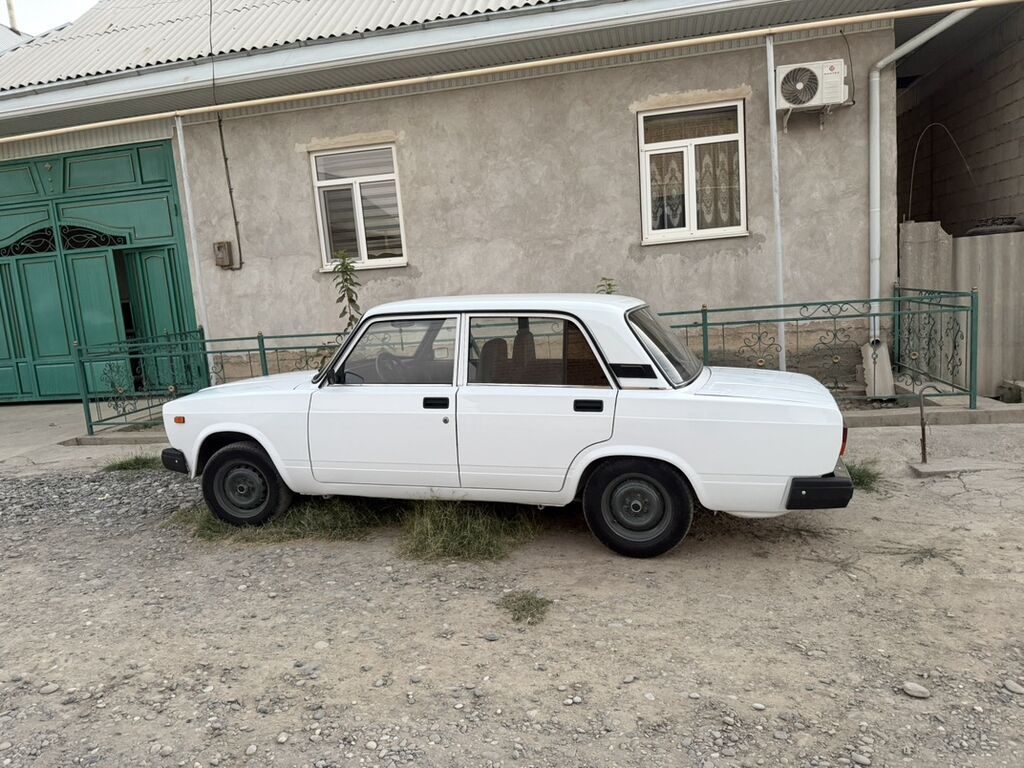 ВАЗ (ЛАДА) 2107: 2011 г., 1.6 л, Механика, Бензин, Седан: фото 3