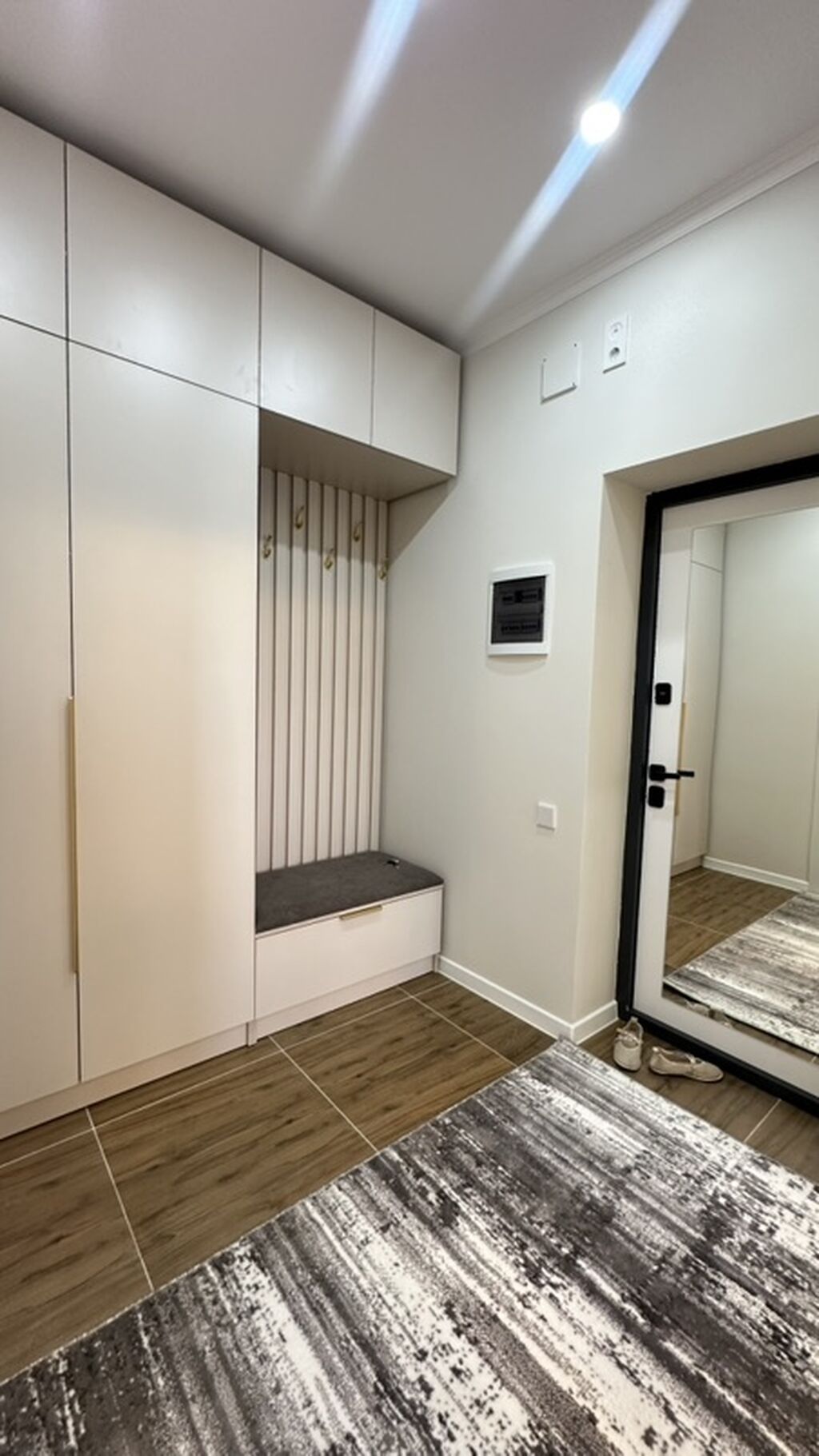 Продается 1 ком ква-ра с дизайнерским ремонтом Площадь 43м2 5 этаж: фото 5