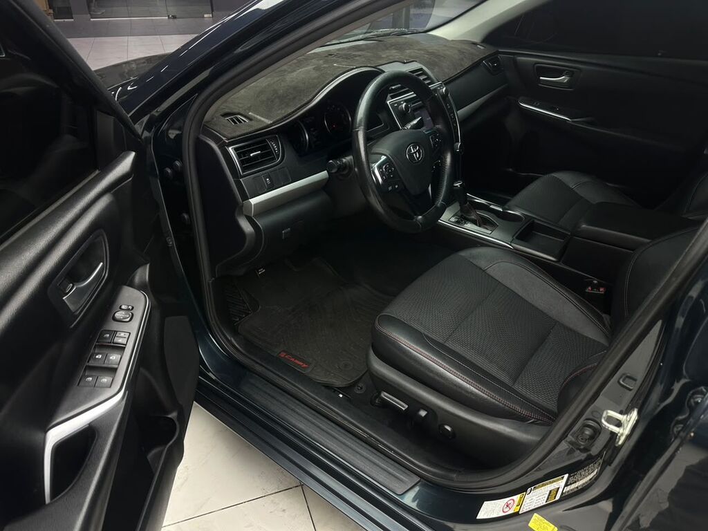 Toyota Camry: 2016 г., 2.5 л, Автомат, Бензин, Седан: фото 4