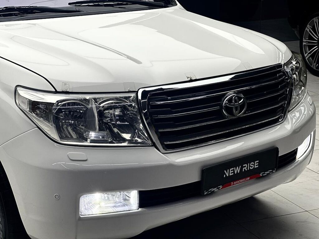 Toyota Land Cruiser: 2008 г., 4.7 л, Автомат, Газ, Внедорожник — фото 2