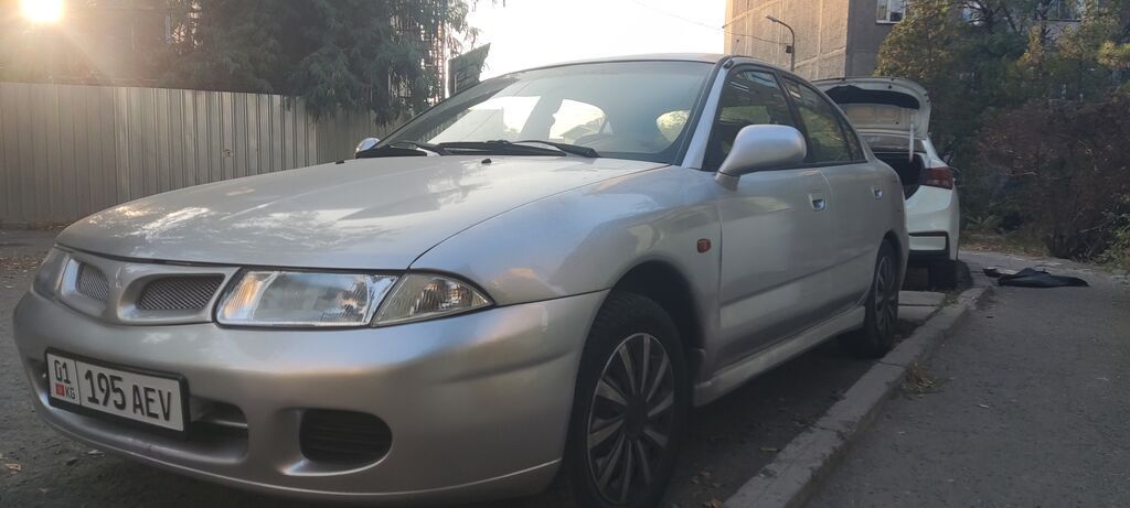 Mitsubishi Galant: 1999 г., 1.6 л, Автомат, Бензин, Седан: фото 1
