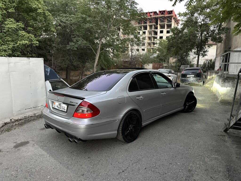 Mercedes-Benz E-Class: 2003 г., 5 л, Автомат, Бензин, Седан: фото 4