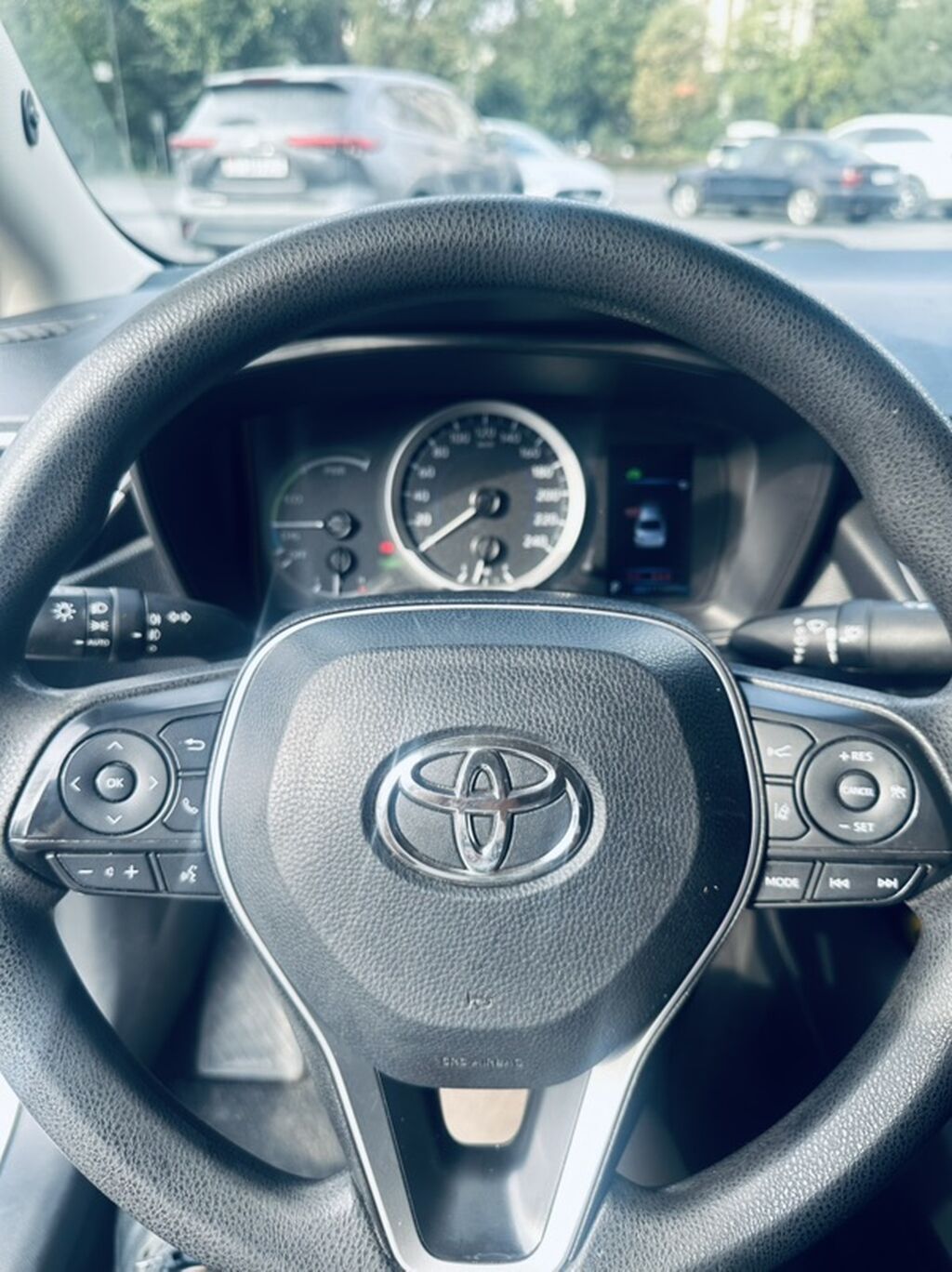Toyota Corolla: 2021 г., 1.8 л, Гибрид, Седан: фото 6