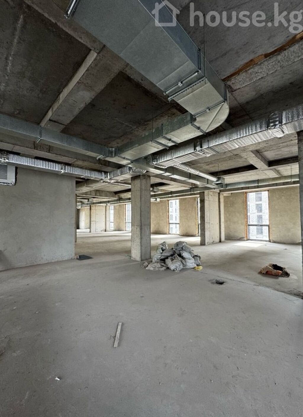 Аренда офисов, 300 м², В бизнес центре, С видом на горы, 1 линия, С отдельным сан узлом — фото 3