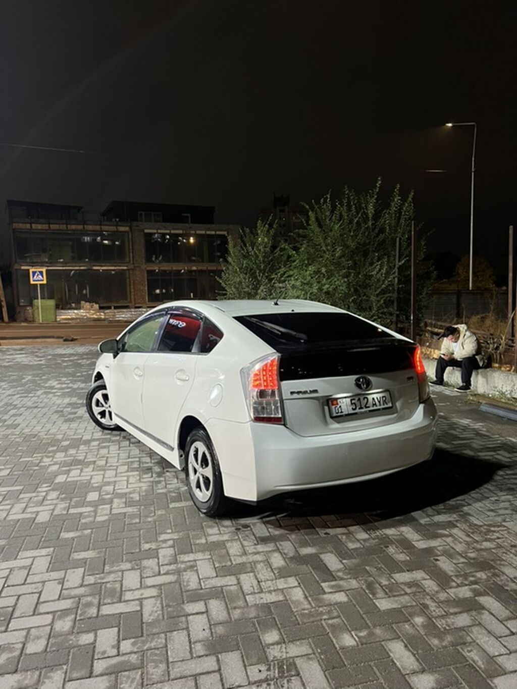 Toyota Prius: 2012 г., 1.8 л, Автомат, Гибрид, Хэтчбэк: фото 5