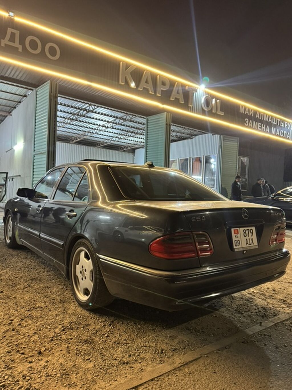Mercedes-Benz E-Class: 1997 г., 5 л, Автомат, Бензин, Седан: фото 3