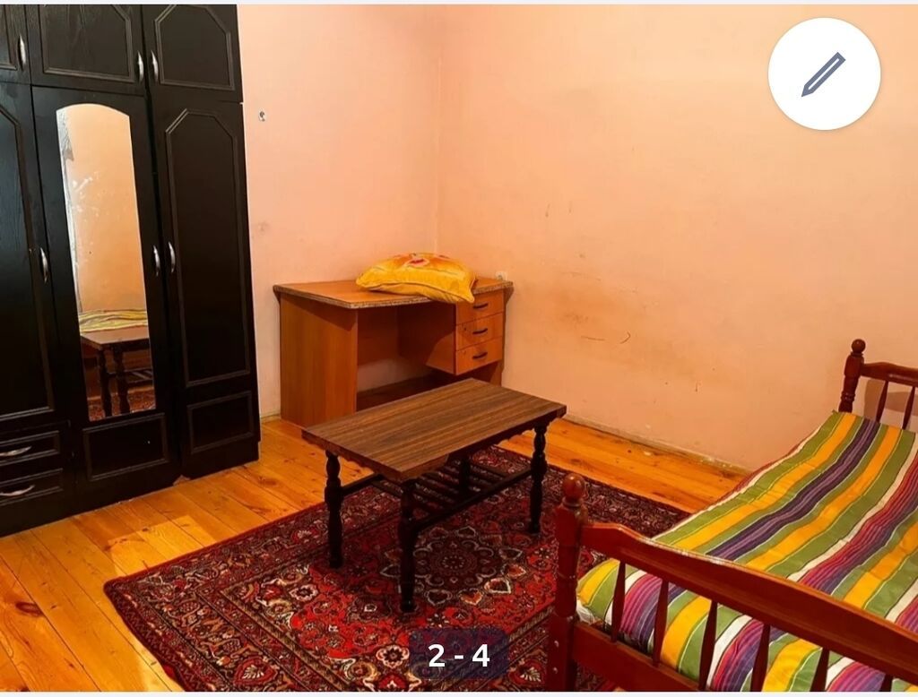 Kirayə verilən 1 otaqlı həyət ev oğlanlar üçündür (mətbəx və sanitar