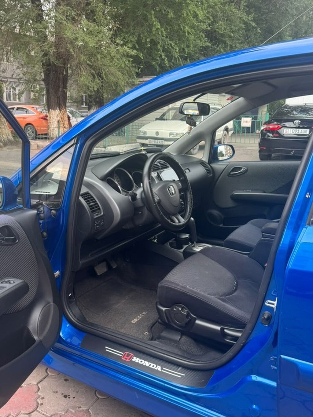Honda Fit: 2004 г., Бензин, Хэтчбэк — фото 5