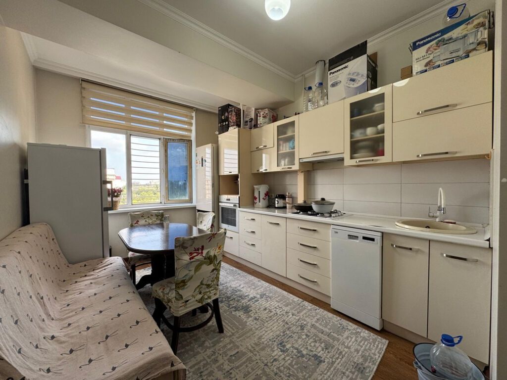 2 комнаты, 72 м², 7 мкр Элитка, 8 этаж, Евроремонт: фото 1