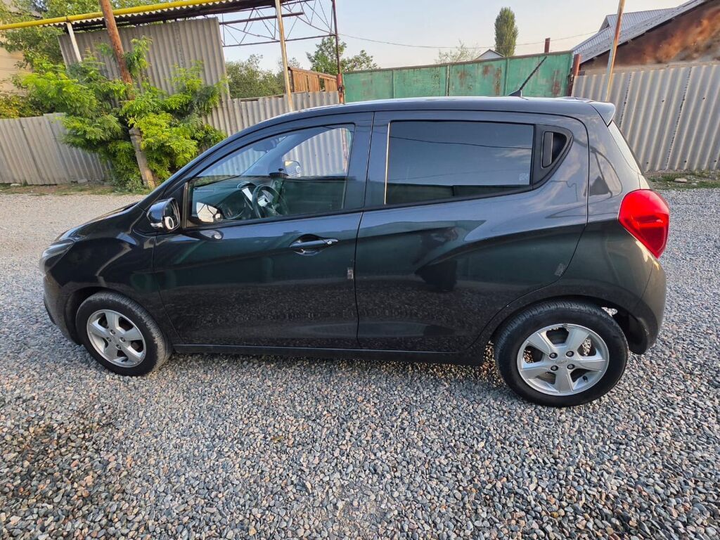 Chevrolet Spark: 2017 г., 1 л, Автомат, Бензин, Хэтчбэк: фото 4