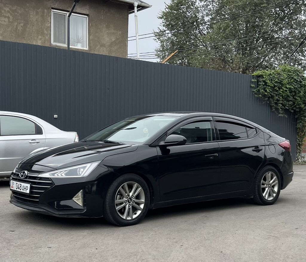 Hyundai Elantra: 2018 г., 2 л, Автомат, Бензин, Седан: фото 2