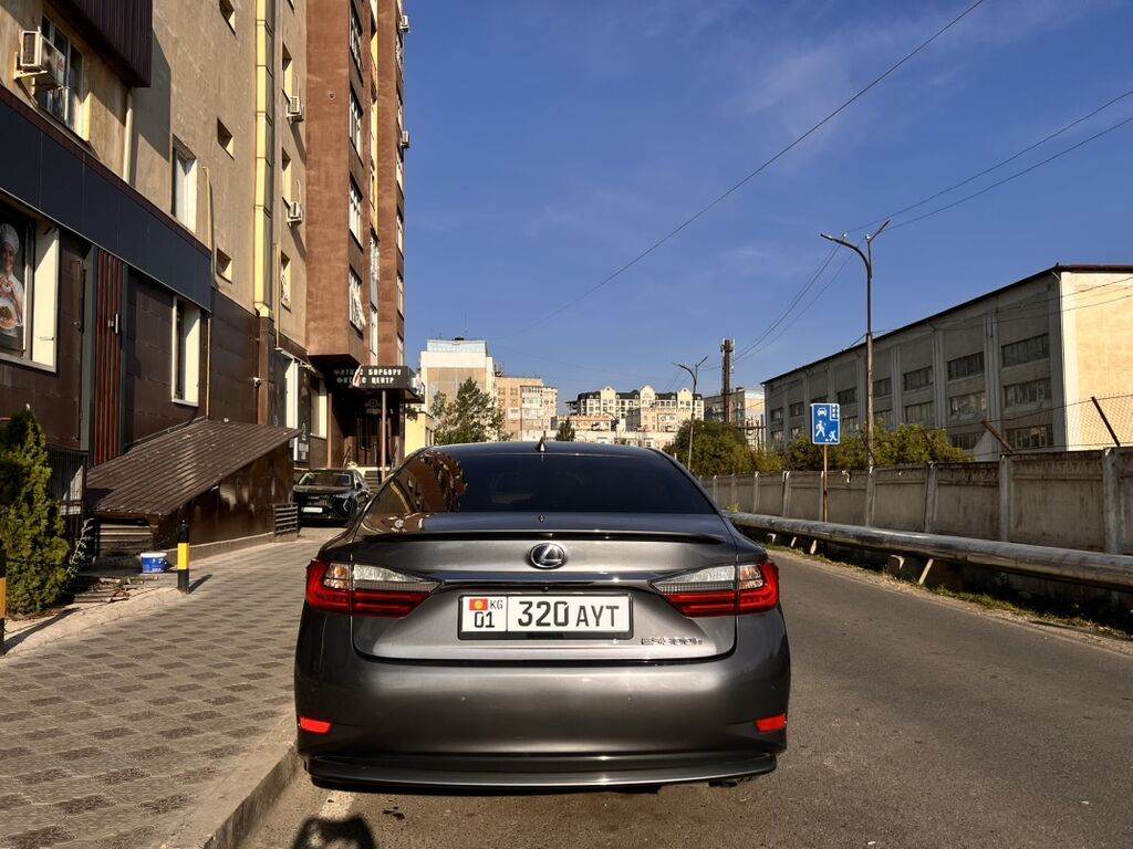 Lexus ES: 2017 г., 2.5 л, Вариатор, Гибрид, Седан: фото 3