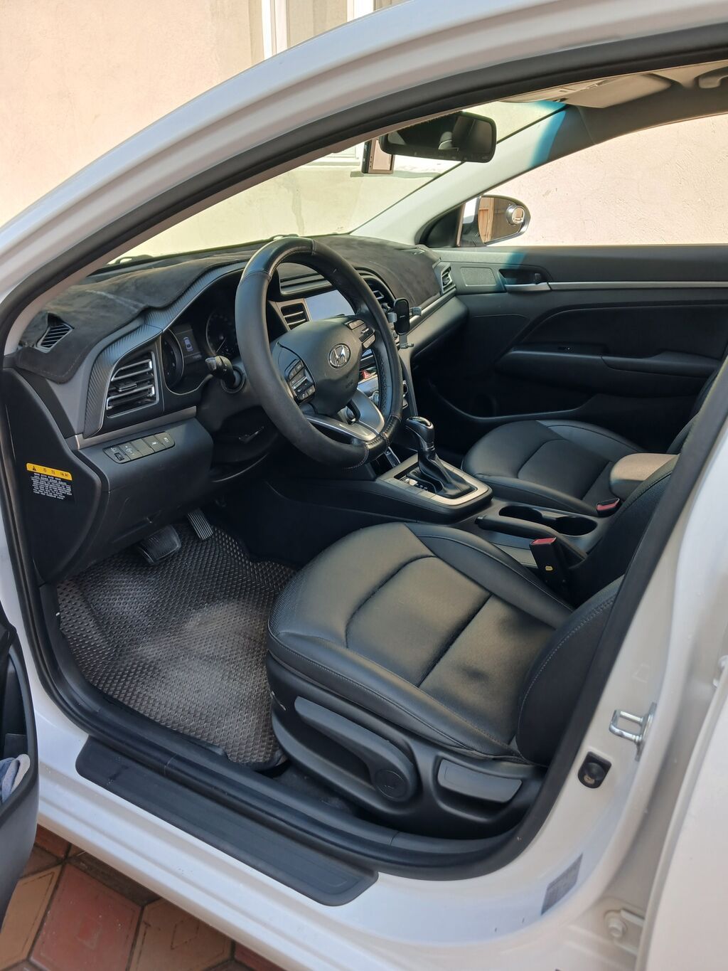 Hyundai Avante: 2019 г., 1.6 л, Автомат, Бензин, Седан: фото 4