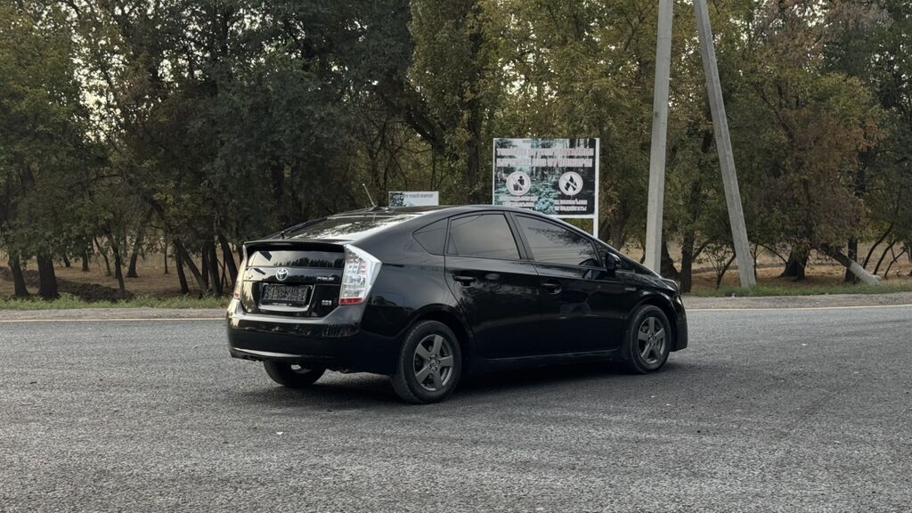 Toyota Prius: 2012 г., Автомат, Гибрид, Хэтчбэк: фото 6