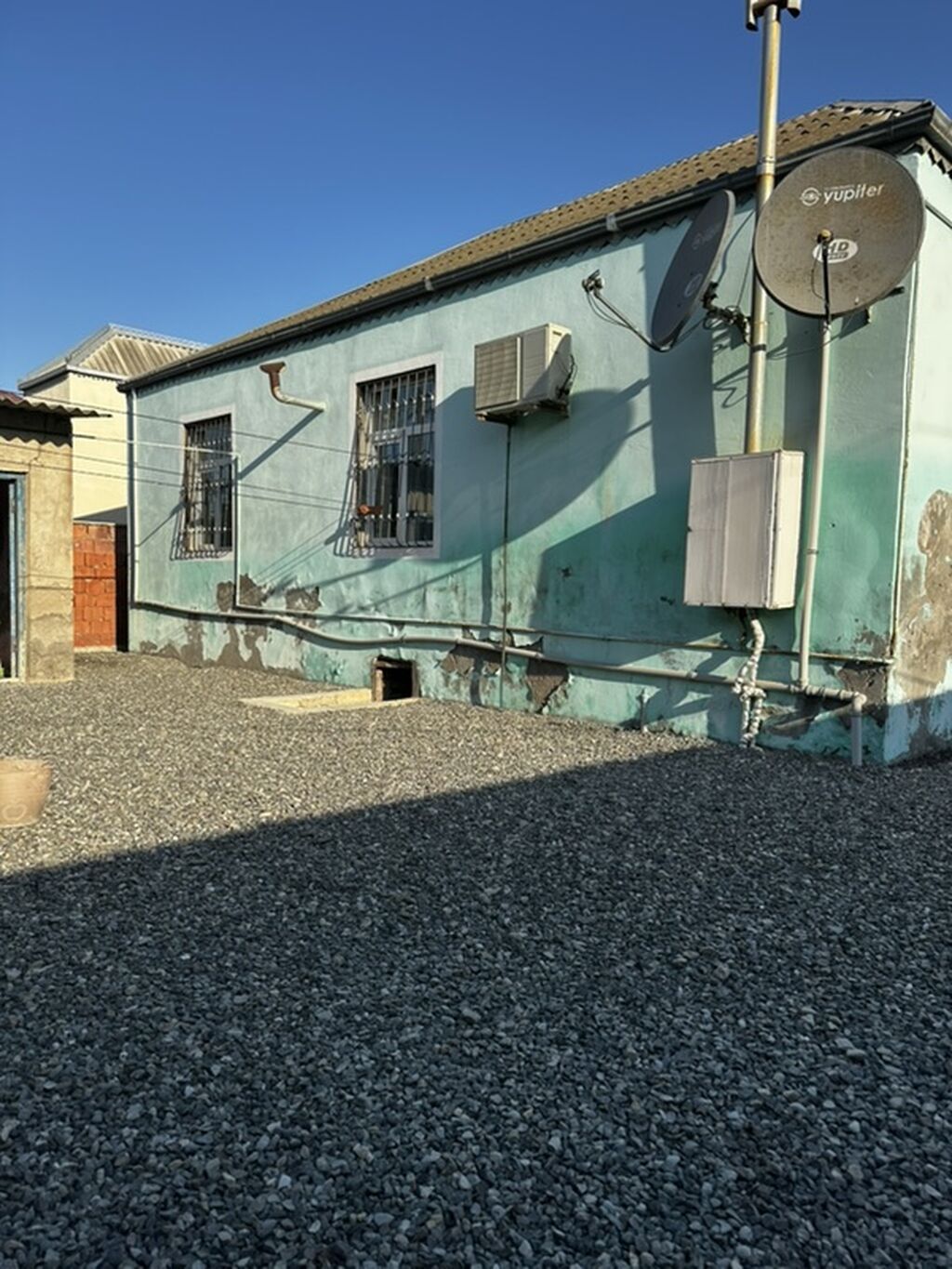 3 otaqlı, 95 kv. m, Təmirsiz