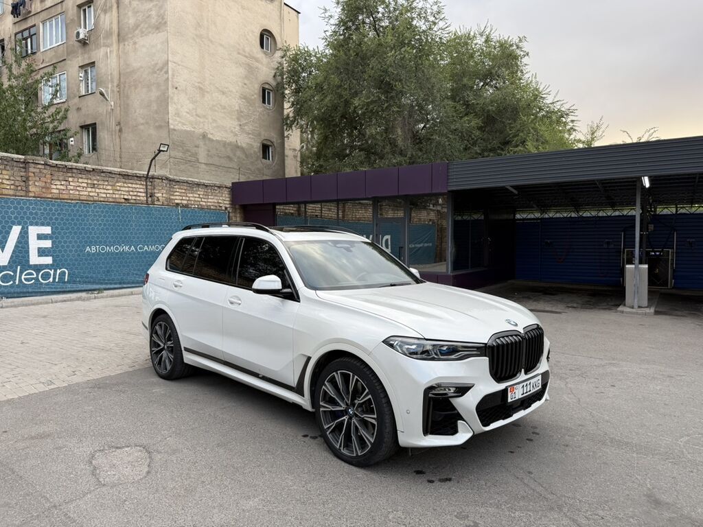 BMW X7: 2020 г., 4.4 л, Автомат, Бензин, Кроссовер: фото 3