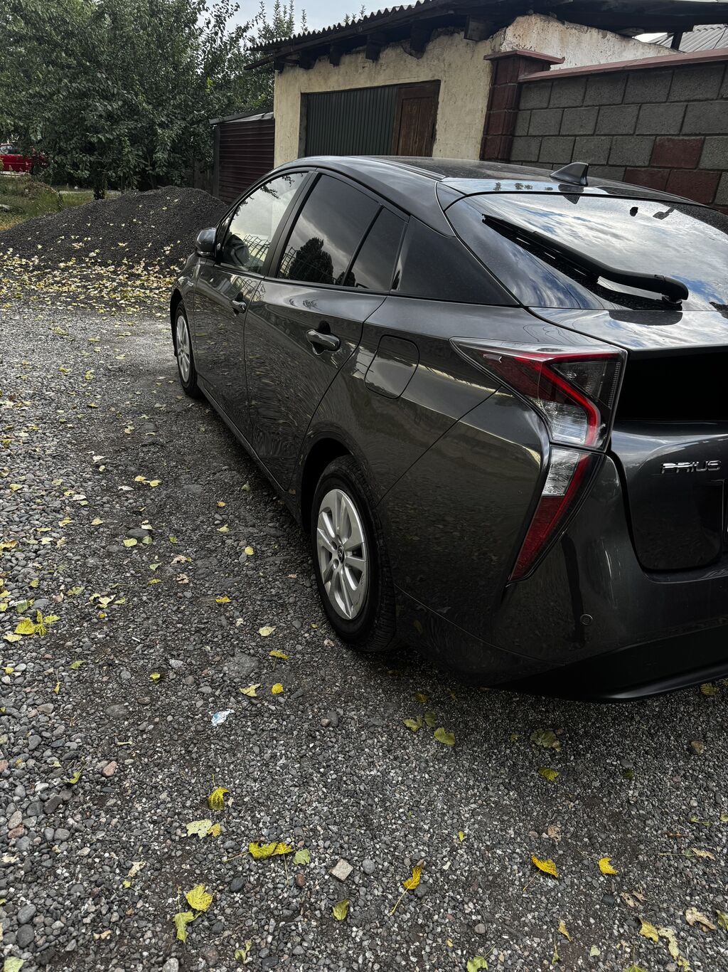 Toyota Prius: 2017 г., 1.8 л, Вариатор, Гибрид, Лифтбек: фото 4