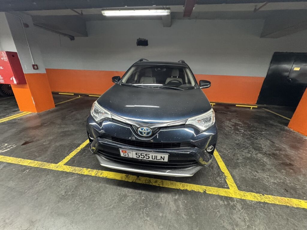 Toyota RAV4: 2018 г., 2.5 л, Автомат, Гибрид, Кроссовер: фото 2