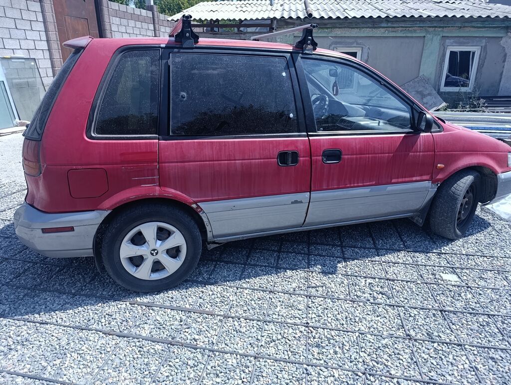 Mitsubishi Space Runner: 1991 г., 1.8 л, Механика, Бензин, Минивэн: фото 4