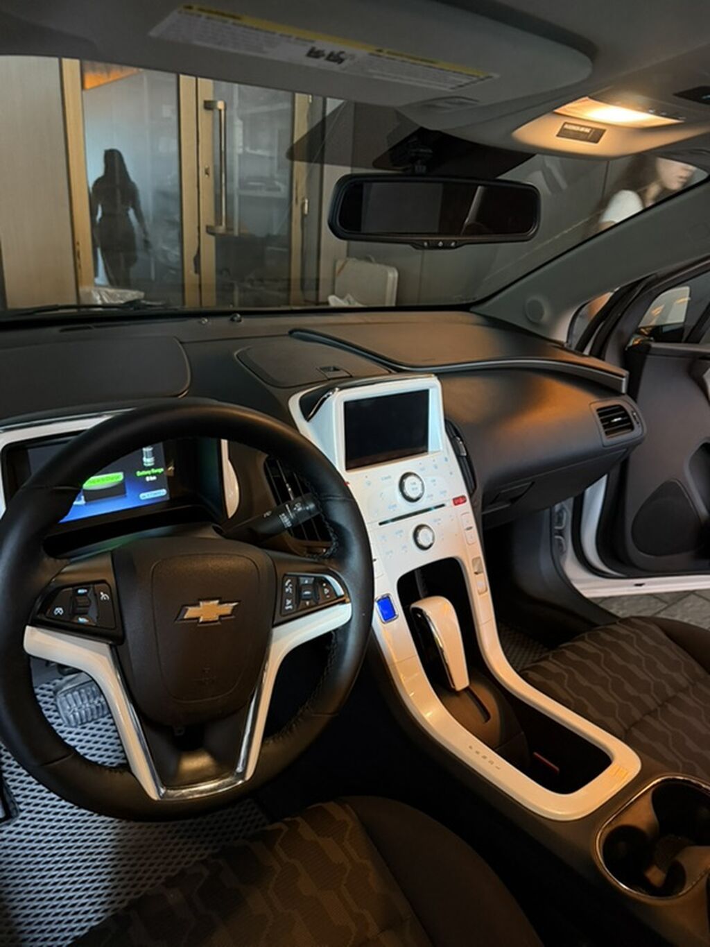 Chevrolet Volt: 2013 г., 1.4 л, Автомат, Гибрид, Хэтчбэк: фото 6