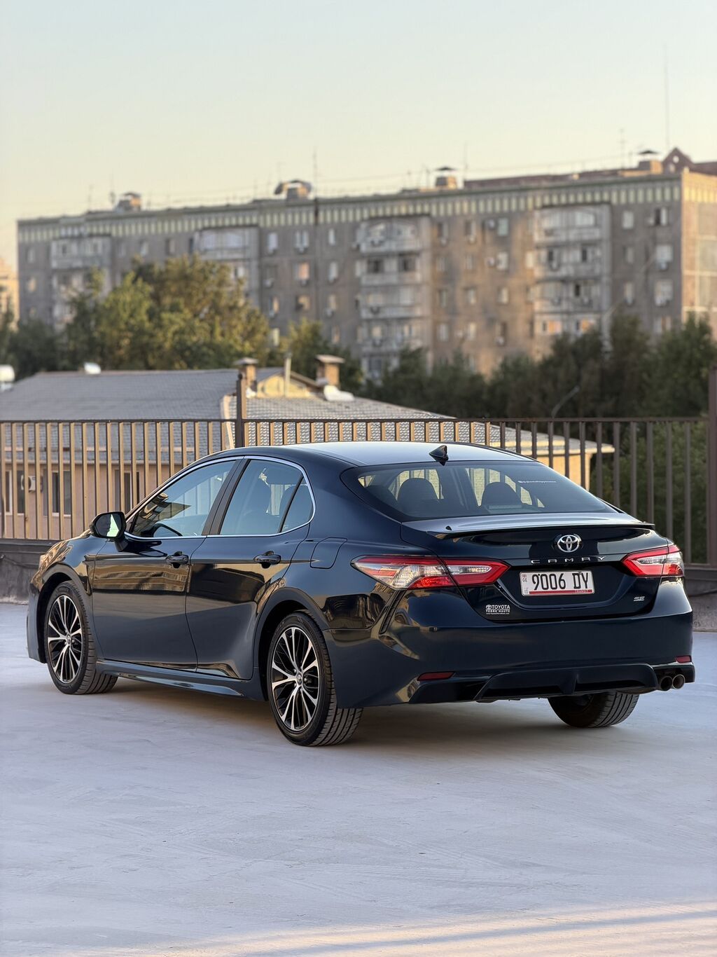 Toyota Camry: 2019 г., 2.5 л, Автомат, Бензин, Седан — фото 2