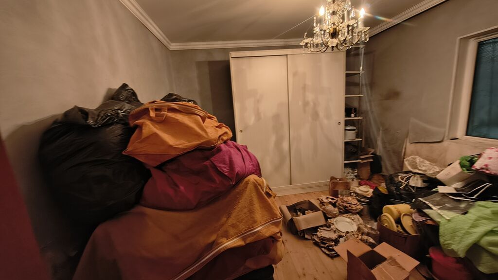 2 otaqlı həyət evi satılır! Xüsusiyyətlər: - 2 ayrı otaq - Təbii