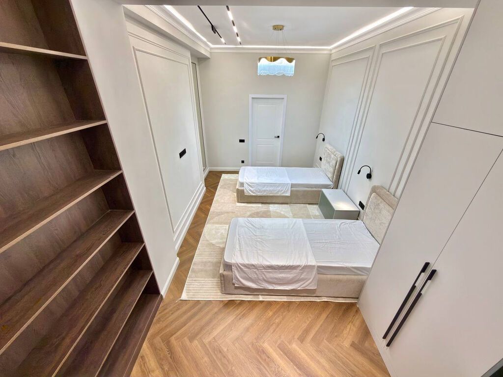 3 комнаты, 93 м², Элитка, 4 этаж: фото 1
