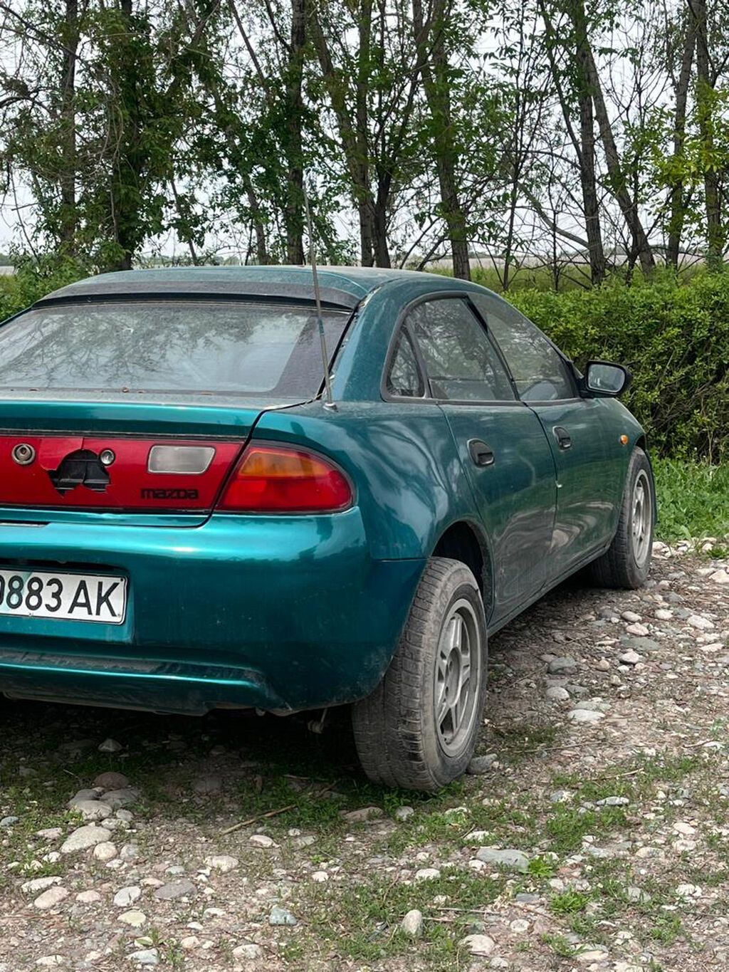 Mazda 323: 1995 г., 1.5 л, Механика, Бензин, Седан: фото 5