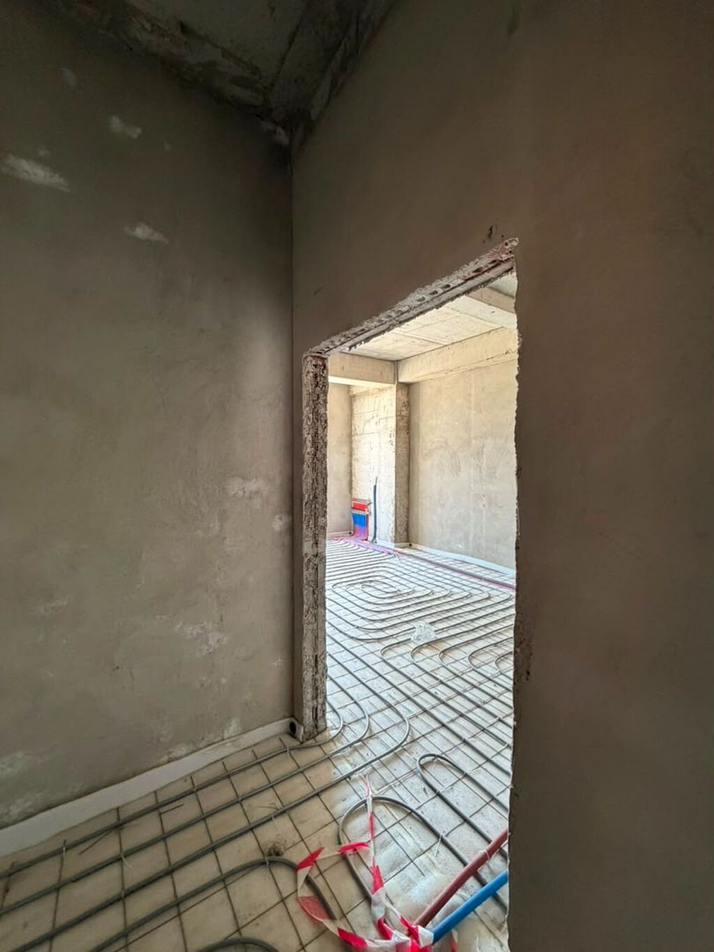 3 комнаты, 66 м², АУЦА Элитка, 1 этаж, ПСО (под самоотделку): фото 3