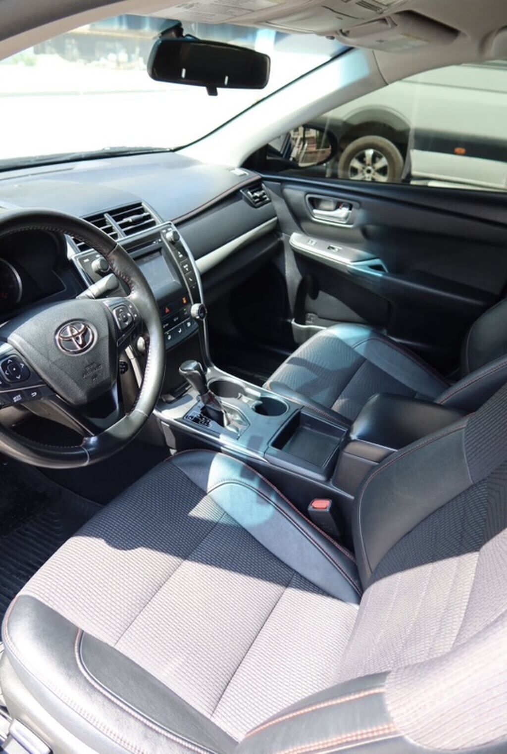 Toyota Camry: 2016 г., 2.5 л, Автомат, Бензин, Седан: фото 5