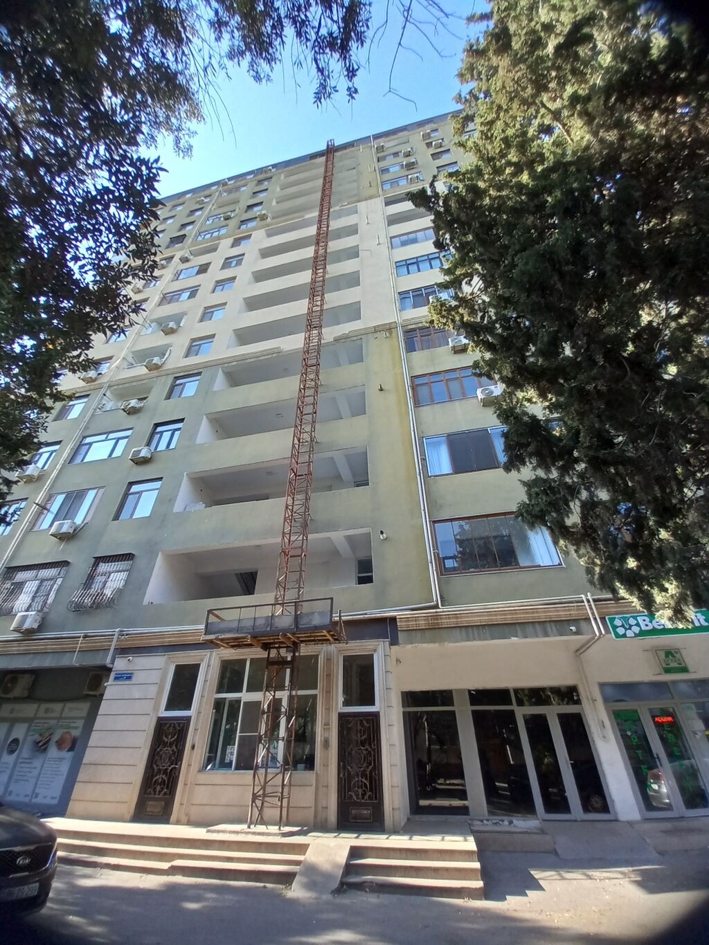 8-ci mikrorayon, 3 otaqlı, Yeni tikili, m. Azadlıq Prospekti, 108 kv. m