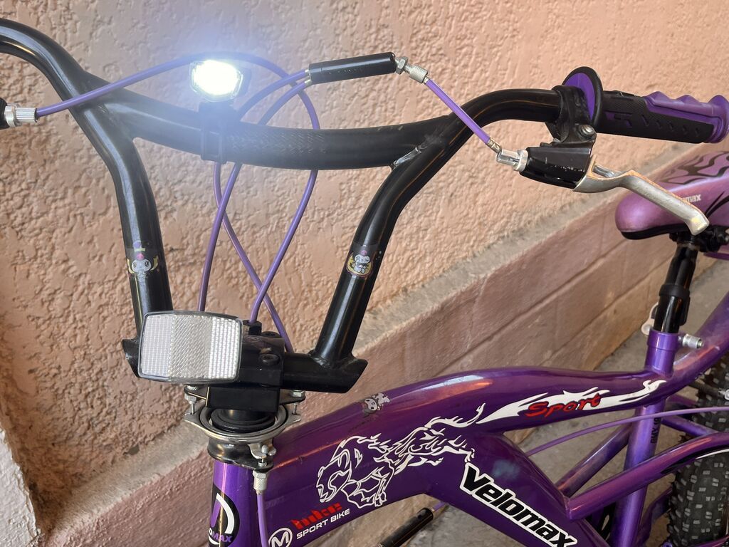 Детский велосипед Velomax, стиль «чоппер», фиолетовый. Фонарик на фото: фото 4
