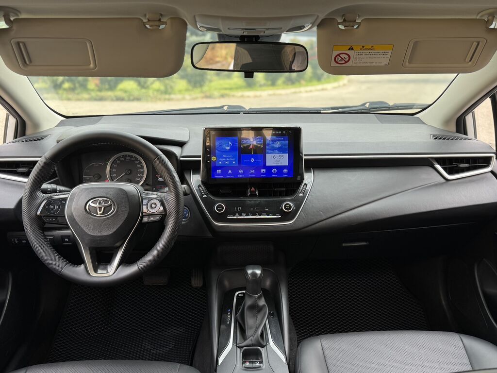 Toyota Corolla: 2019 г., 1.8 л, Вариатор, Гибрид, Седан: фото 6