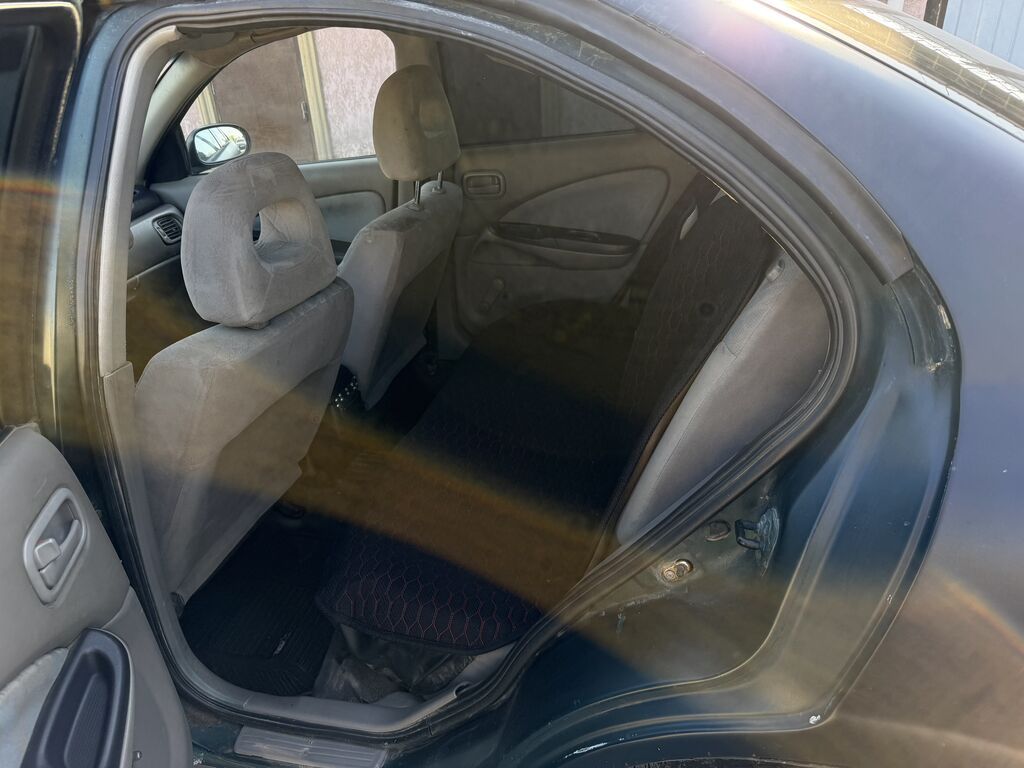 Nissan Almera: 2000 г., 1.8 л, Механика, Бензин, Седан: фото 7