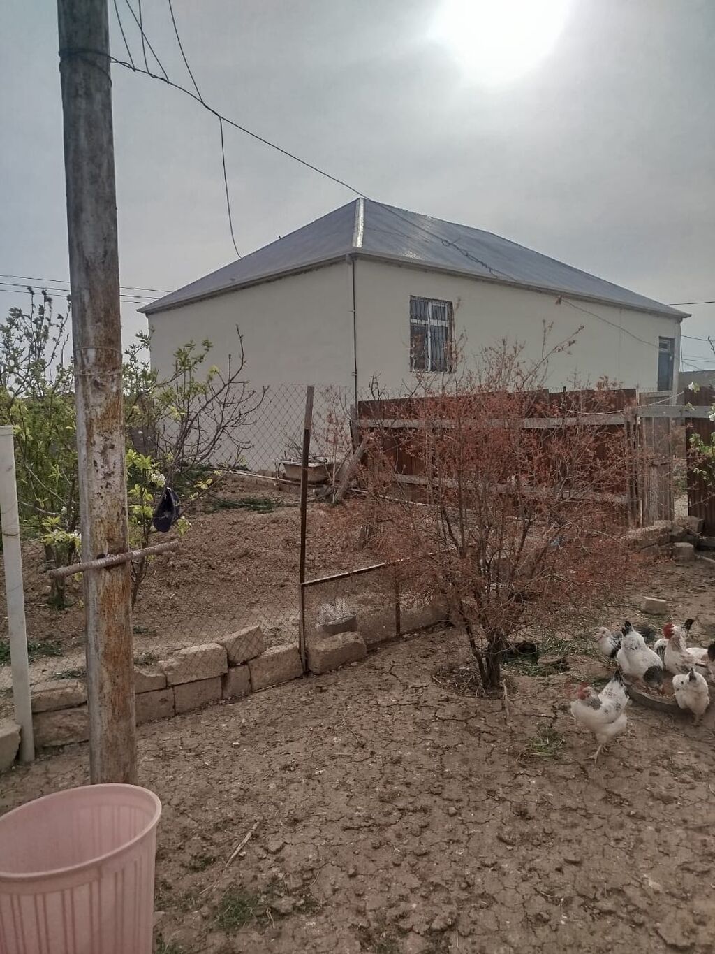 Həyətyanı torpaqla birlikdə fərdi yaşayış evi Yaşma bağları yola yaxin