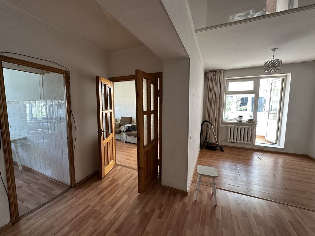 4 комнаты, 84 м², Индивидуалка, 3 этаж, Старый ремонт: фото 8