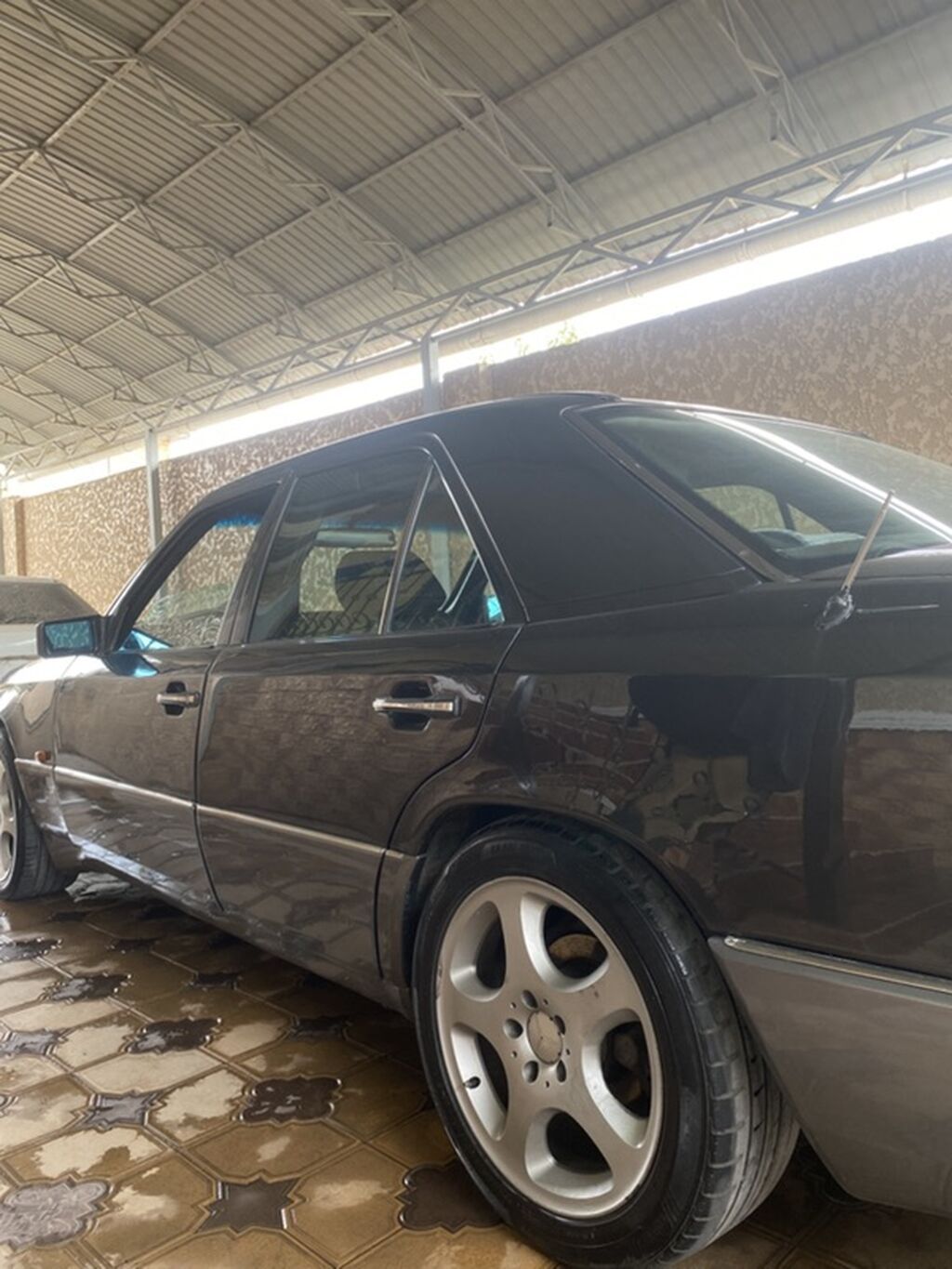 Mercedes-Benz W124: 1994 г., 2.2 л, Механика, Бензин, Седан: фото 4