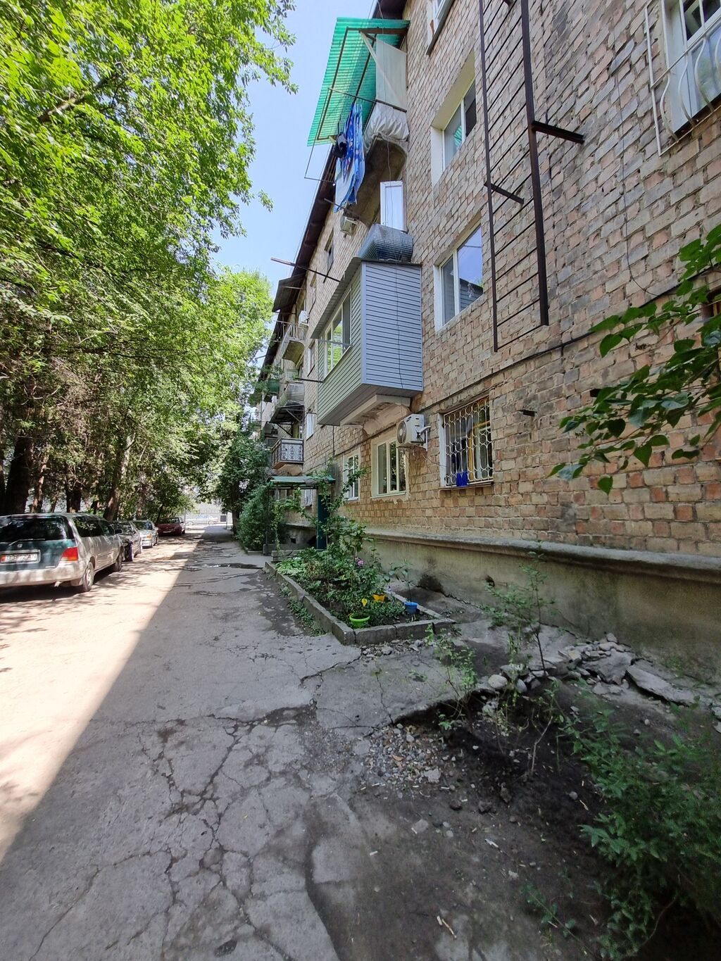 3 комнаты, 58 м², Хрущевка, 4 этаж, Косметический ремонт — фото 1