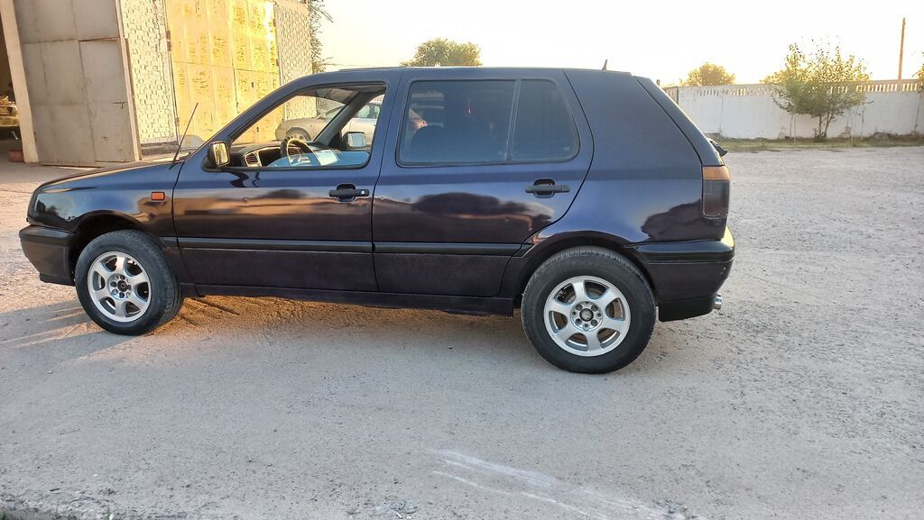 Volkswagen Golf: 1992 г., 1.8 л, Механика, Бензин, Хэтчбэк: фото 7