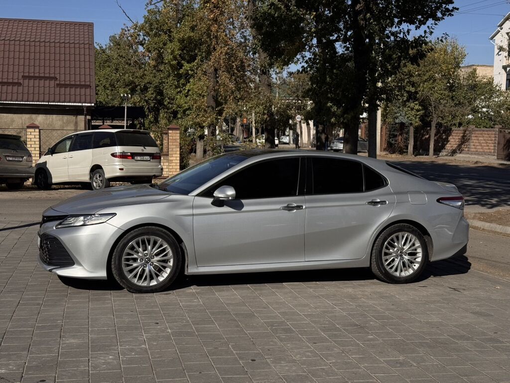 Toyota Camry: 2019 г., 2.5 л, Автомат, Бензин, Седан: фото 2