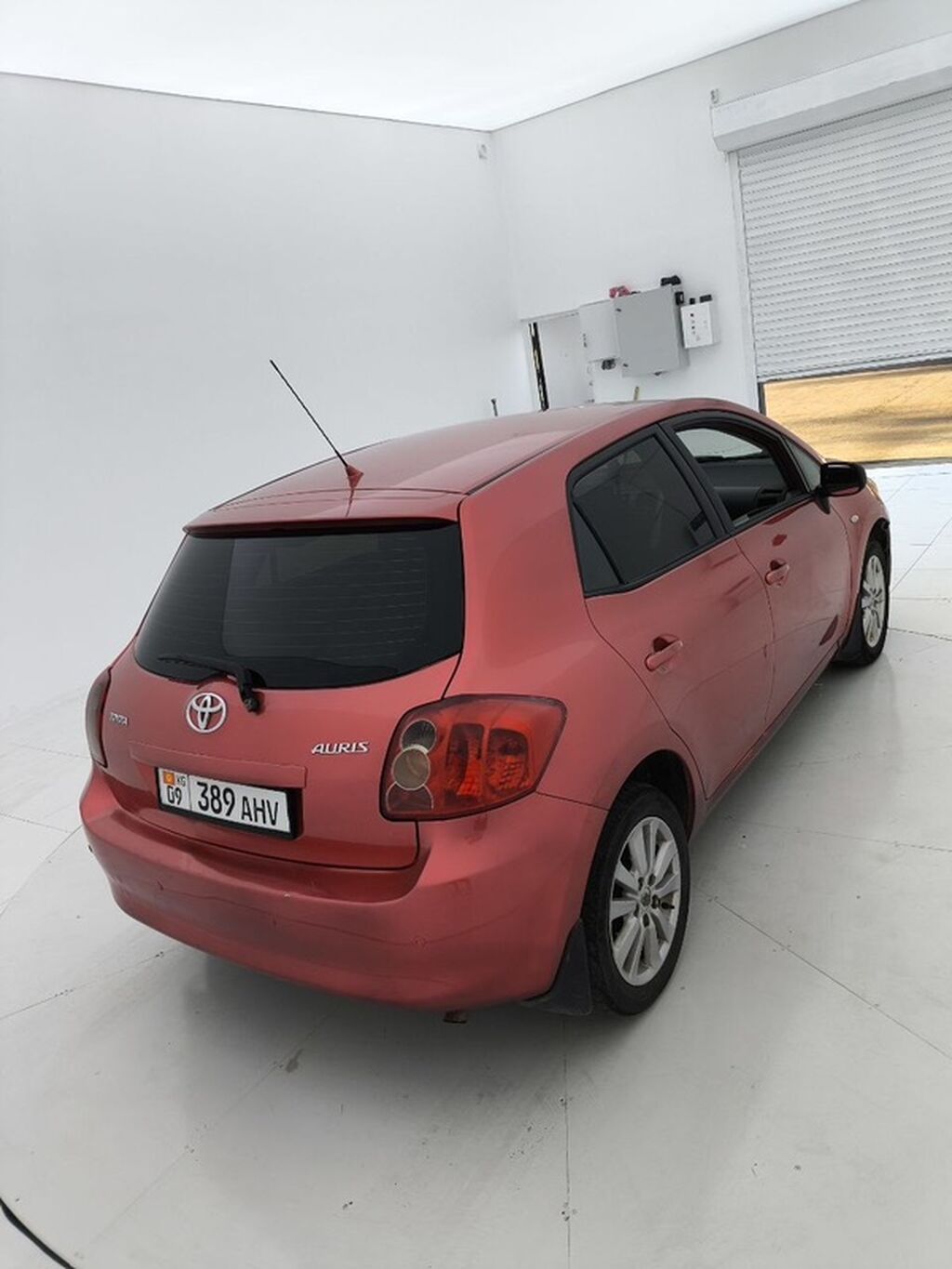 Toyota Auris: 2007 г., 1.6 л, Бензин, Хэтчбэк — фото 4