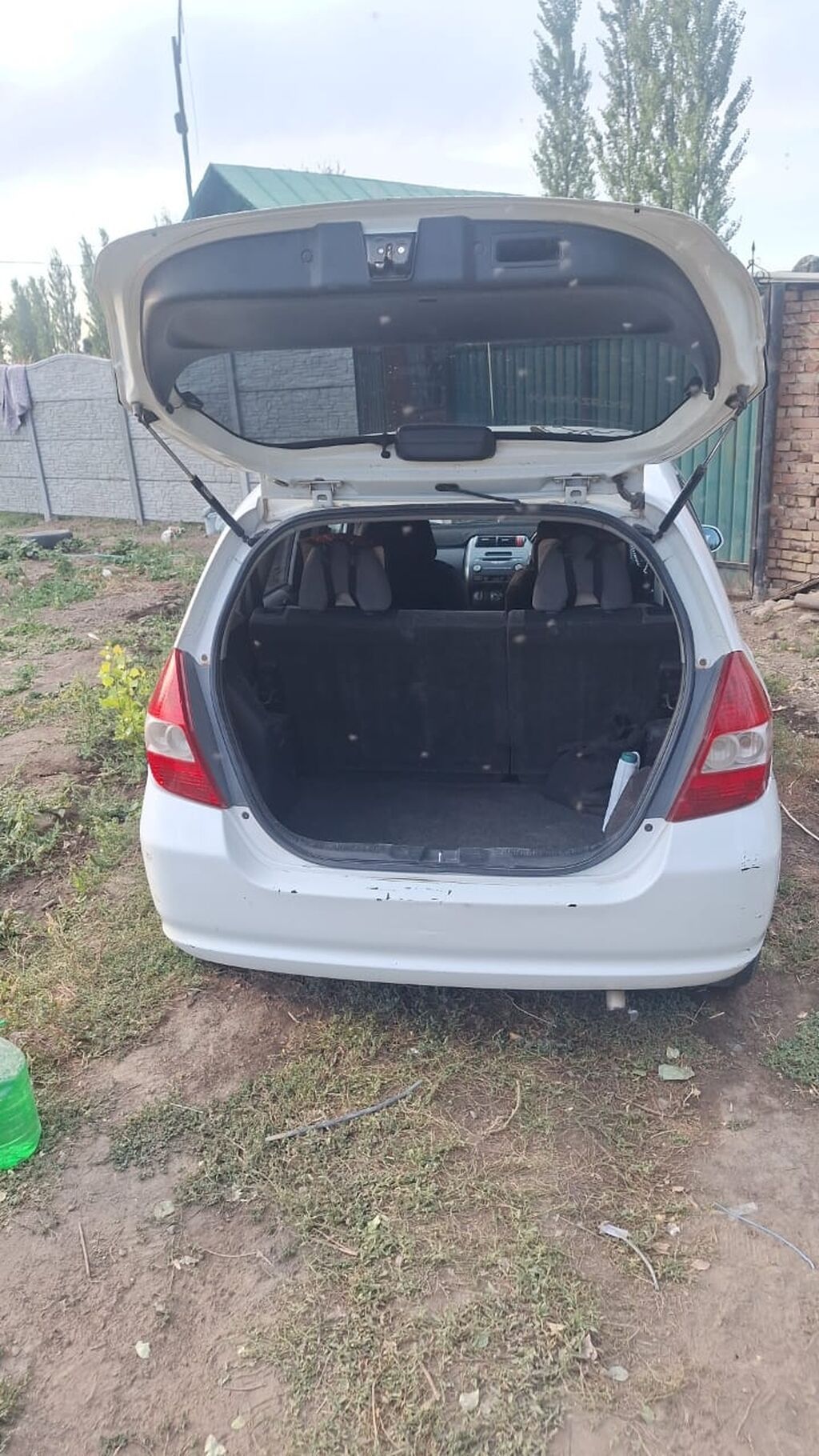 Honda Fit: 2002 г., 1.3 л, Бензин, Хэтчбэк: фото 4