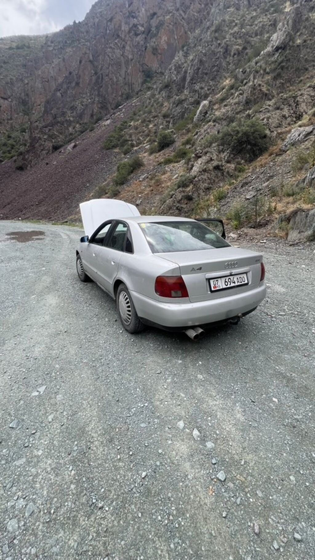 Audi A4: 1996 г., 2.6 л, Механика, Бензин, Седан: фото 2