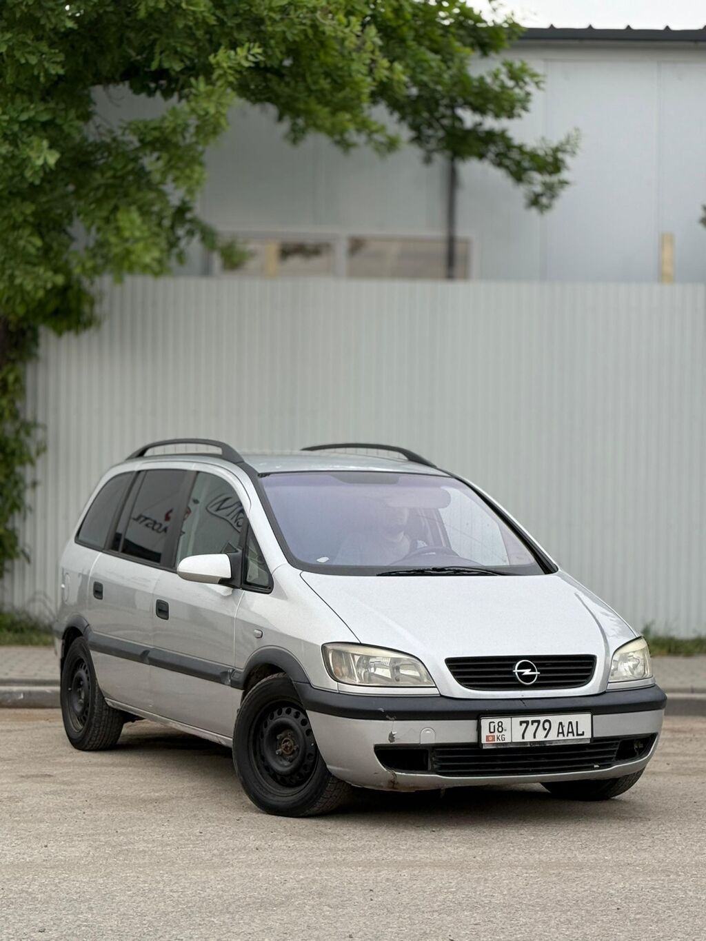 Opel Zafira: 2001 г., 2.2 л, Автомат, Бензин, Минивэн: фото 2