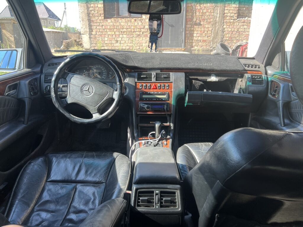 Mercedes-Benz E-Class: 1997 г., 4.3 л, Автомат, Бензин, Седан: фото 5